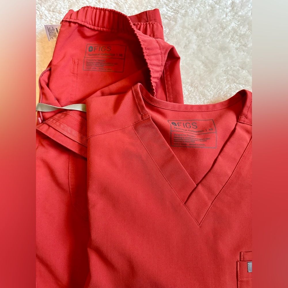 Mens XS Figs Scrub Set: Clay